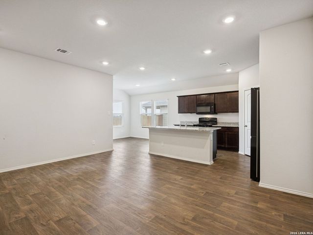 323 Shimmering Cove, San Marcos, TX 78666