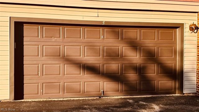 6250 Greenwood Pky 202, Sagamore Hills, OH 44067