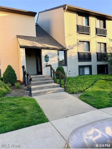 6250 Greenwood Pky 202, Sagamore Hills, OH 44067