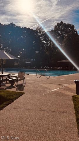 6250 Greenwood Pky 202, Sagamore Hills, OH 44067