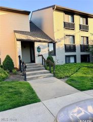 6250 Greenwood Pky 202, Sagamore Hills, OH 44067