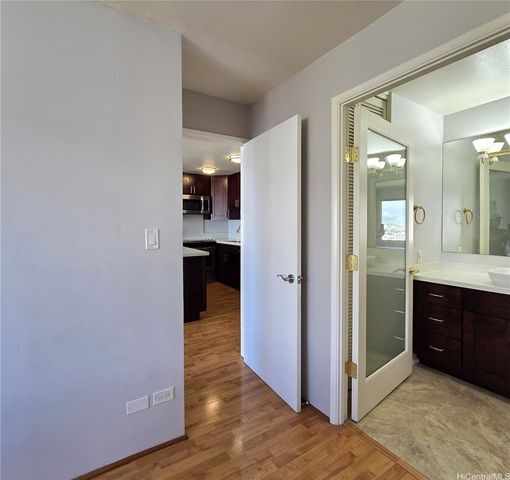 2140 Kuhio Avenue 2010, Honolulu, HI 96815