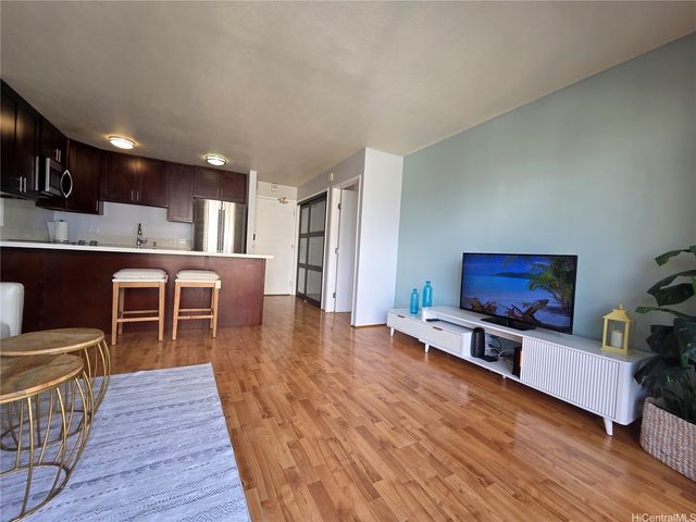 2140 Kuhio Avenue 2010, Honolulu, HI 96815