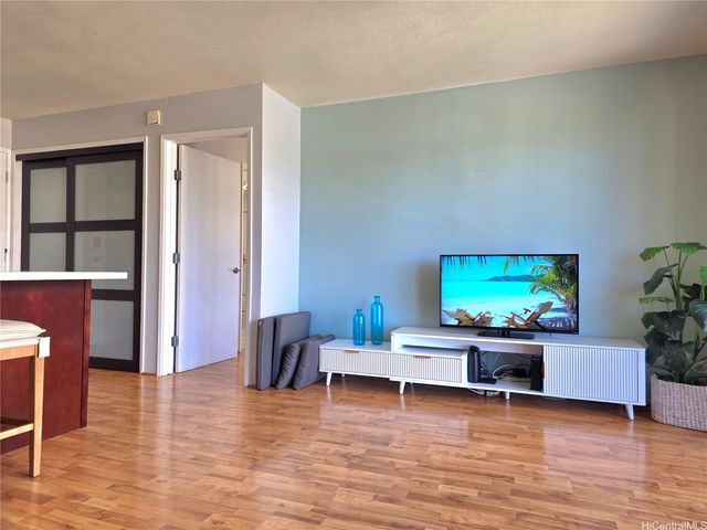 2140 Kuhio Avenue 2010, Honolulu, HI 96815