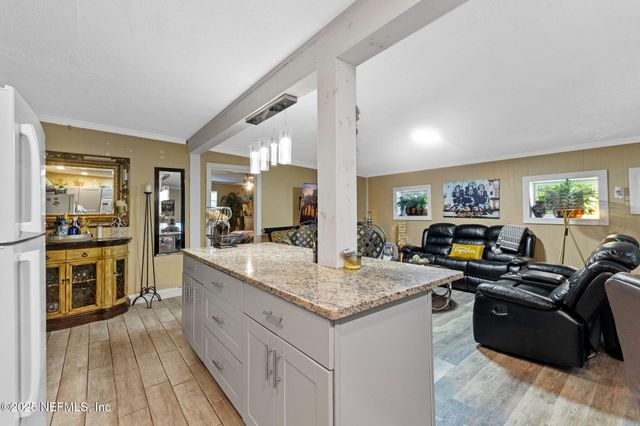 166 KINGSTON Avenue, Daytona Beach, FL 32114