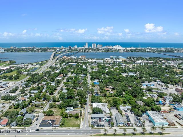 166 KINGSTON Avenue, Daytona Beach, FL 32114