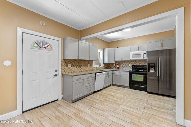 166 KINGSTON Avenue, Daytona Beach, FL 32114