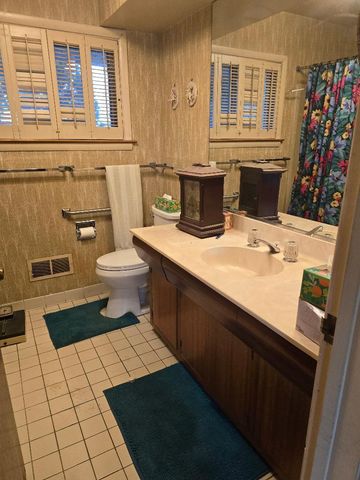 9424 Normandy Avenue, Morton Grove, IL 60053