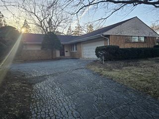 9424 Normandy Avenue, Morton Grove, IL 60053