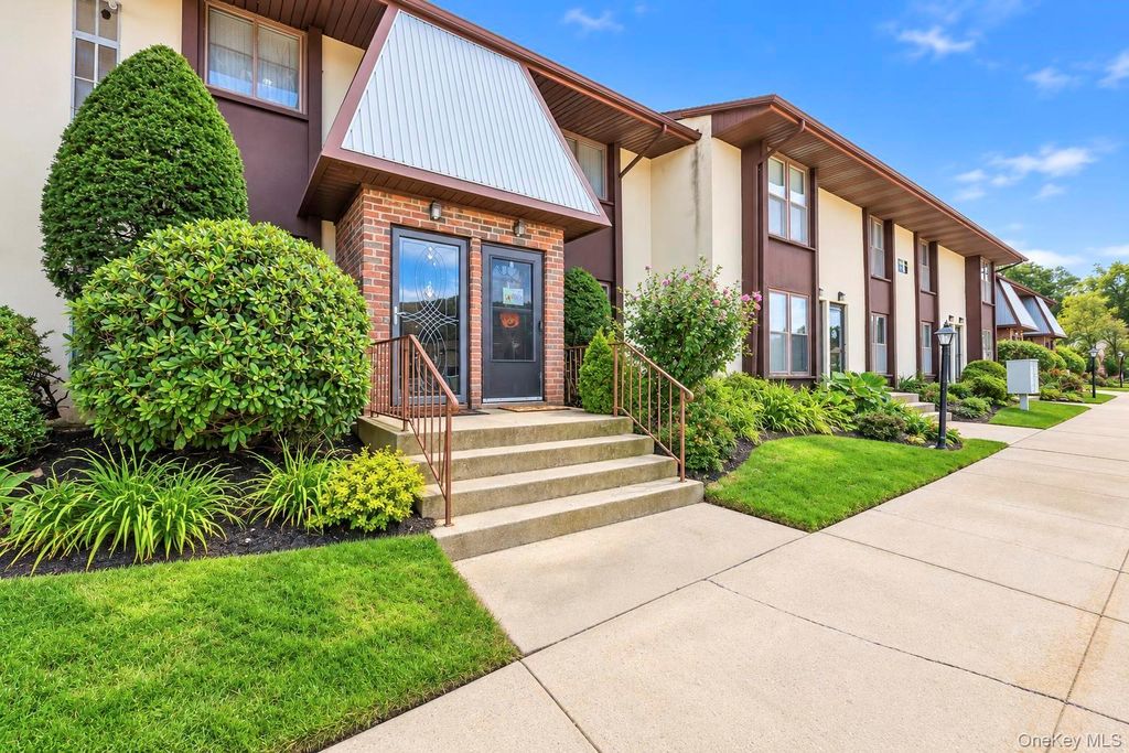 4 Balsam Court 4, Selden, NY 11784 — photo 5