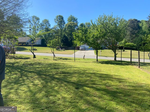 879 Hawk Creek Trail, Winder, GA 30680