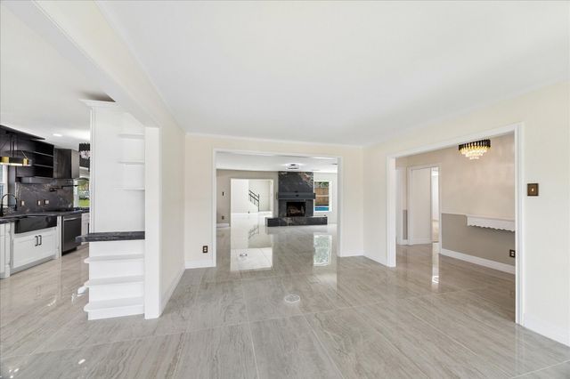 2302 Brooktree Drive, Houston, TX 77008