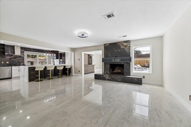 2302 Brooktree Drive, Houston, TX 77008