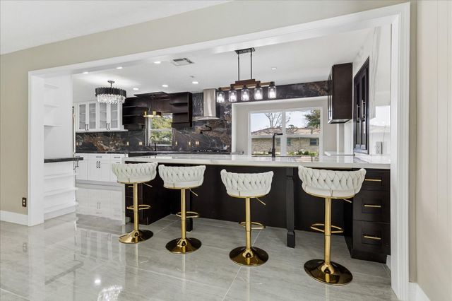 2302 Brooktree Drive, Houston, TX 77008