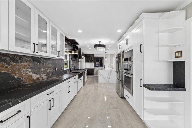 2302 Brooktree Drive, Houston, TX 77008