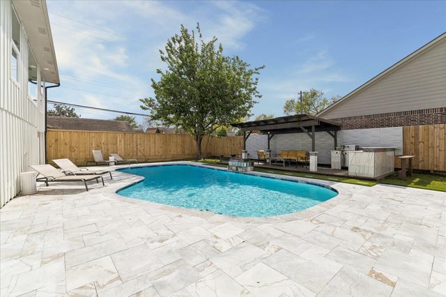 2302 Brooktree Drive, Houston, TX 77008