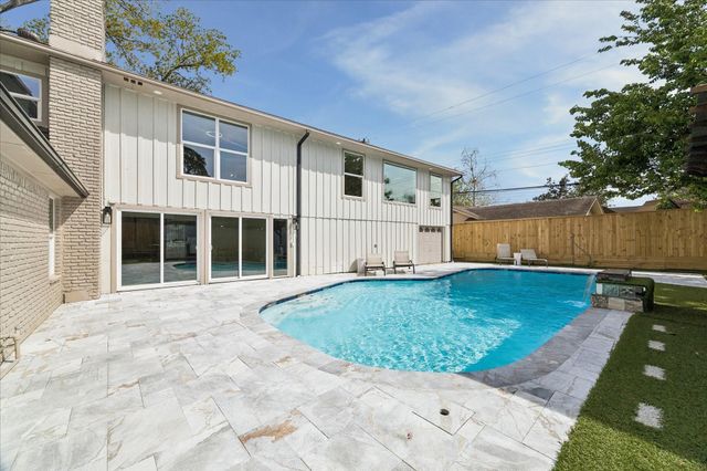 2302 Brooktree Drive, Houston, TX 77008