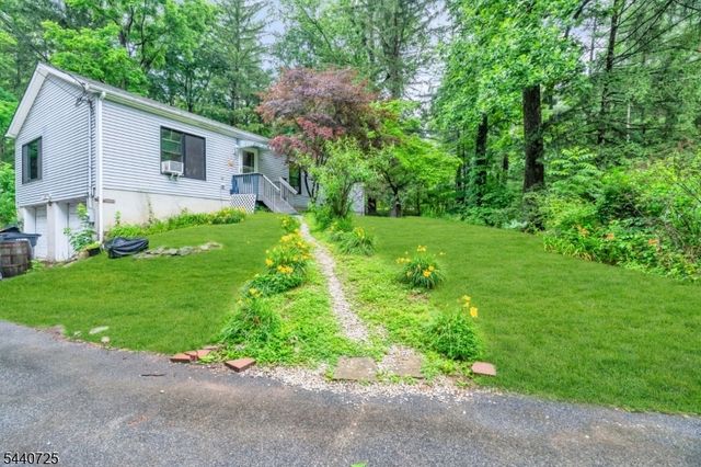 517 Townsbury Rd, Liberty Twp., NJ 07838