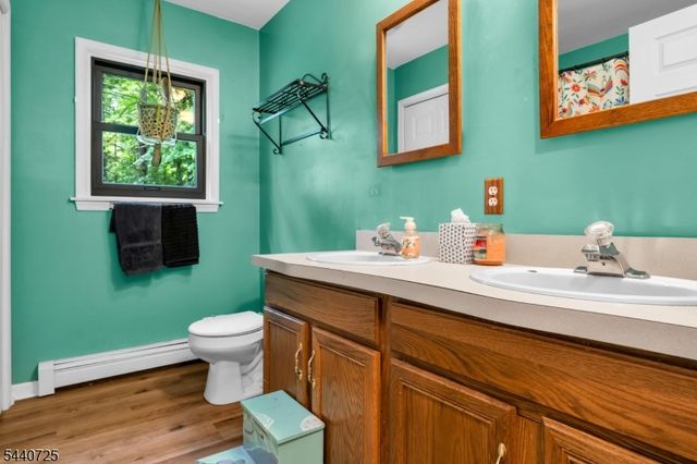 517 Townsbury Rd, Liberty Twp., NJ 07838