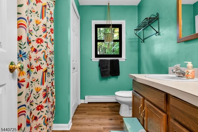 517 Townsbury Rd, Liberty Twp., NJ 07838