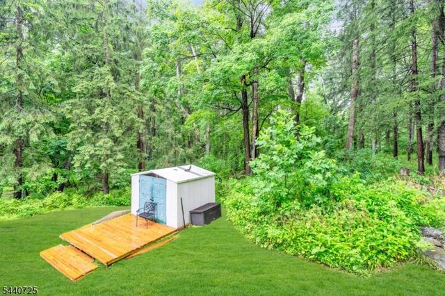 517 Townsbury Rd, Liberty Twp., NJ 07838
