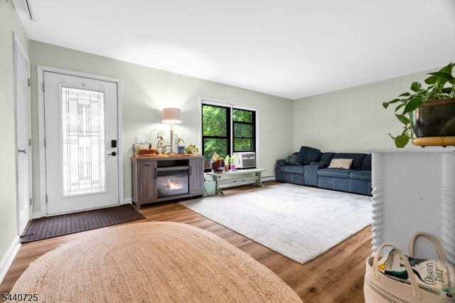 517 Townsbury Rd, Liberty Twp., NJ 07838