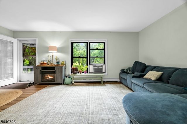 517 Townsbury Rd, Liberty Twp., NJ 07838