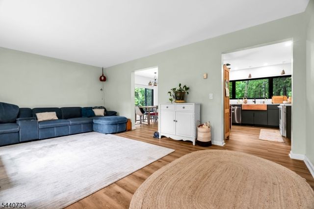 517 Townsbury Rd, Liberty Twp., NJ 07838