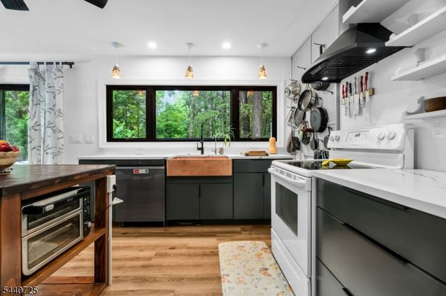 517 Townsbury Rd, Liberty Twp., NJ 07838