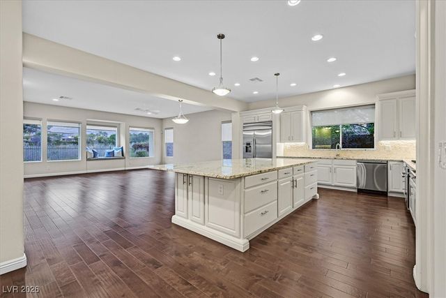 12007 OAKLAND HILLS Drive, Las Vegas, NV 89141