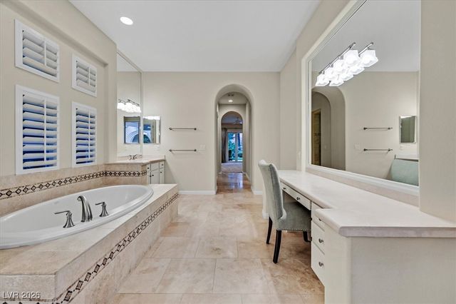 12007 OAKLAND HILLS Drive, Las Vegas, NV 89141