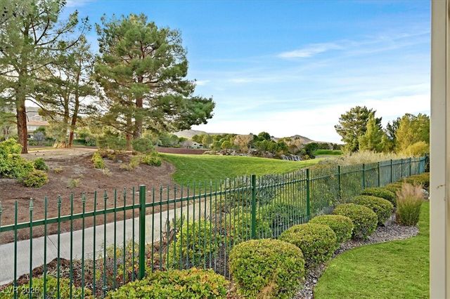 12007 OAKLAND HILLS Drive, Las Vegas, NV 89141