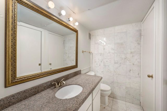 1601 S Shepherd Drive 224, Houston, TX 77019