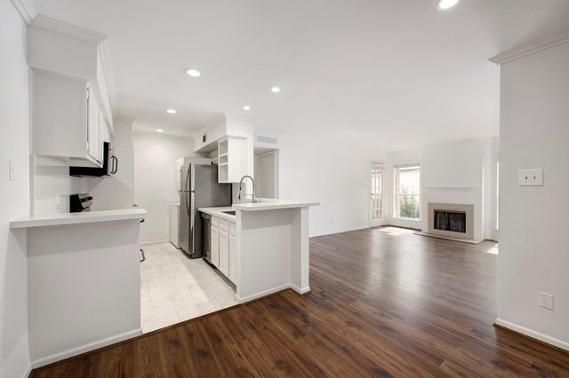 1601 S Shepherd Drive 224, Houston, TX 77019