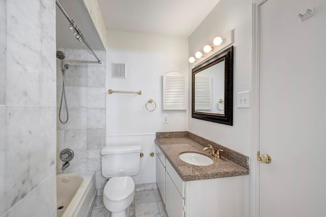 1601 S Shepherd Drive 224, Houston, TX 77019