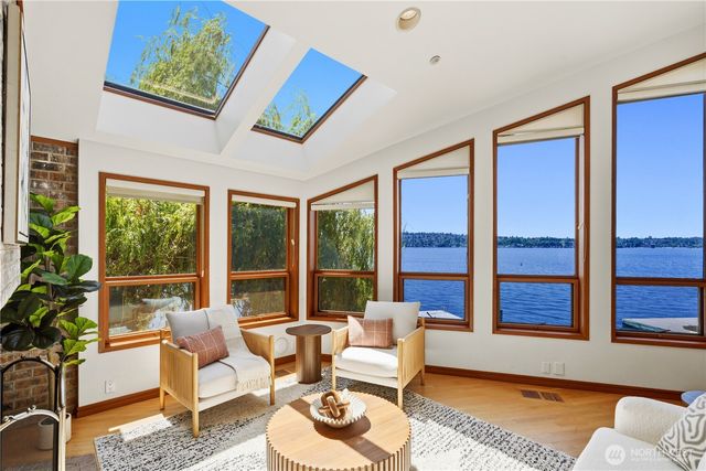 8279 W Mercer Way, Mercer Island, WA 98040