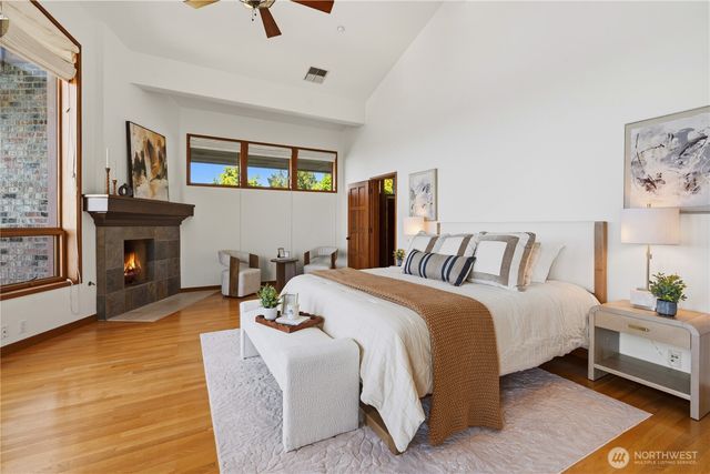 8279 W Mercer Way, Mercer Island, WA 98040