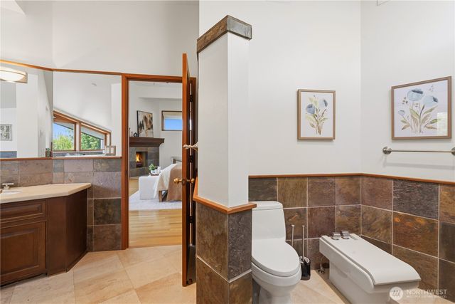 8279 W Mercer Way, Mercer Island, WA 98040