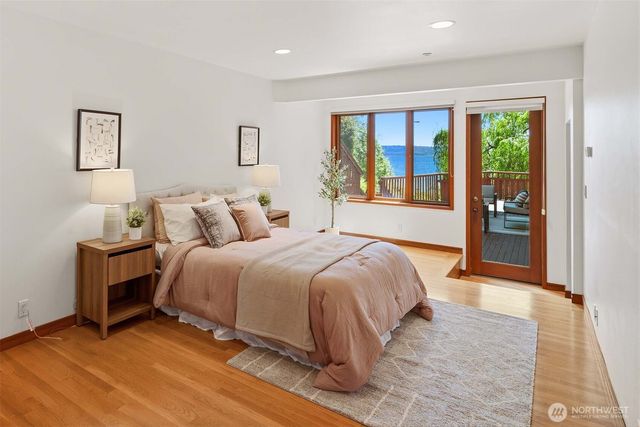 8279 W Mercer Way, Mercer Island, WA 98040