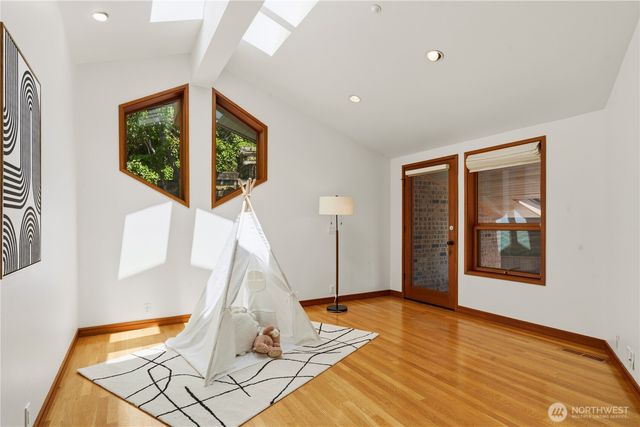 8279 W Mercer Way, Mercer Island, WA 98040