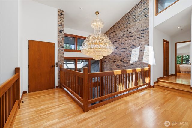 8279 W Mercer Way, Mercer Island, WA 98040