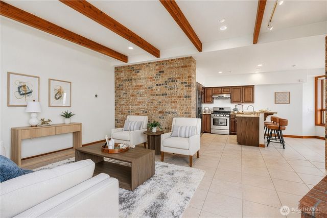 8279 W Mercer Way, Mercer Island, WA 98040