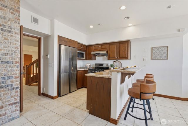 8279 W Mercer Way, Mercer Island, WA 98040