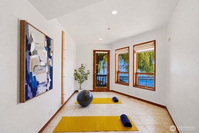 8279 W Mercer Way, Mercer Island, WA 98040