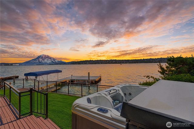 8279 W Mercer Way, Mercer Island, WA 98040