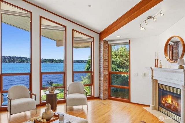 8279 W Mercer Way, Mercer Island, WA 98040