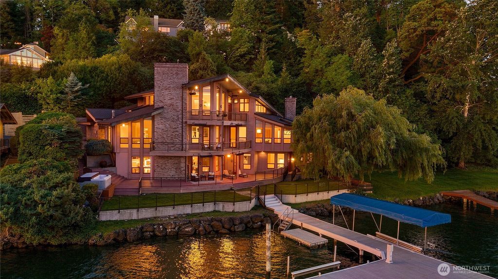 8279 W Mercer Way, Mercer Island, WA 98040