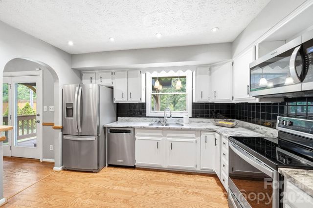 337 Woody Lane, Asheville, NC 28804