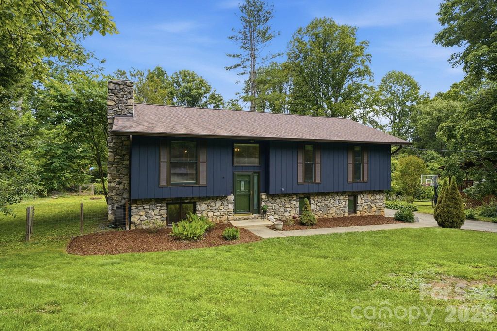 337 Woody Lane, Asheville, NC 28804