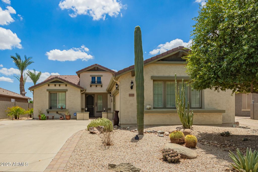 583 W BISMARK Street, San Tan Valley, AZ 85143
